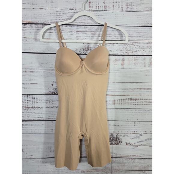 Assets by Spanx Mi-Thigh Cupped Bodysuit women's size Medium - Picture 1 of 3